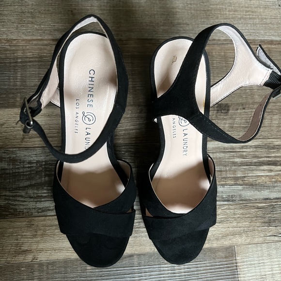 New Chinese Laundry Heels - Picture 2 of 5